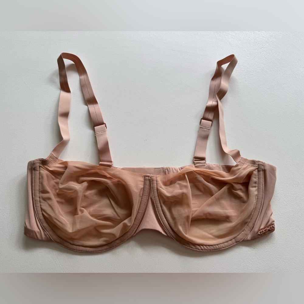 SKIMS NO SHOW UNLINED BALCONETTE BRA - MICA
